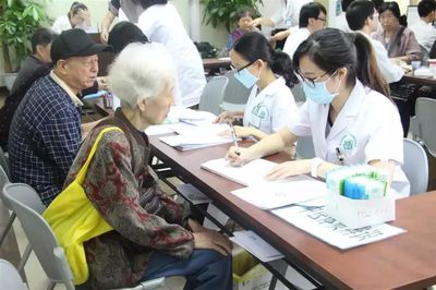 越秀老人可免費申領(lǐng)200元健康體檢券，18個街道聯(lián)系方式一覽